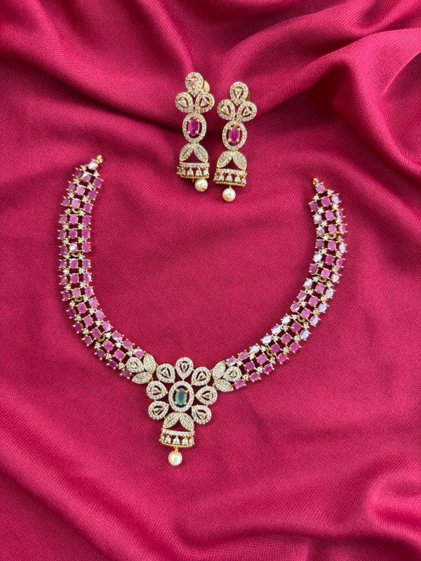Necklaces and chain